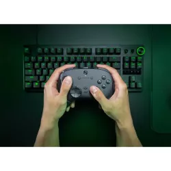 RAZER Wolverine V3 Pro 8K PC - Manette sans fil e-sport pour PC Noir