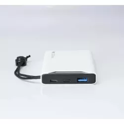 Batterie de secours WE, Power Bank, 10 000 mAh, couleur BLANC 1 port USB-A +1 port USB-C / 18W Charge rapide