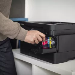 Brother MFC-J4550DW Imprimante jet d'encre multifonction 4-en-1 sans fil. Eligible au forfait EcoPro.